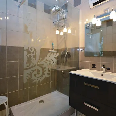 Appartement Beautiful In La Bourboule With Kitchen
